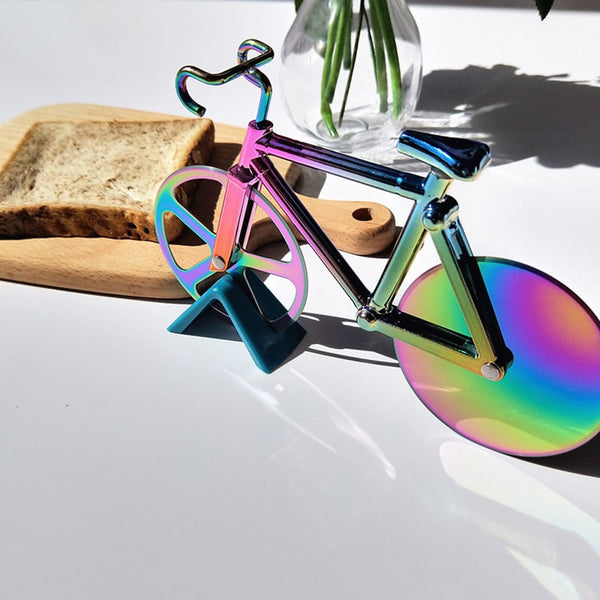 Bicycle shape pizza slitting knife